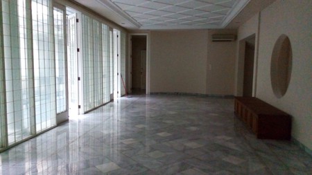 beautiful house in the prime area of Kebayoran