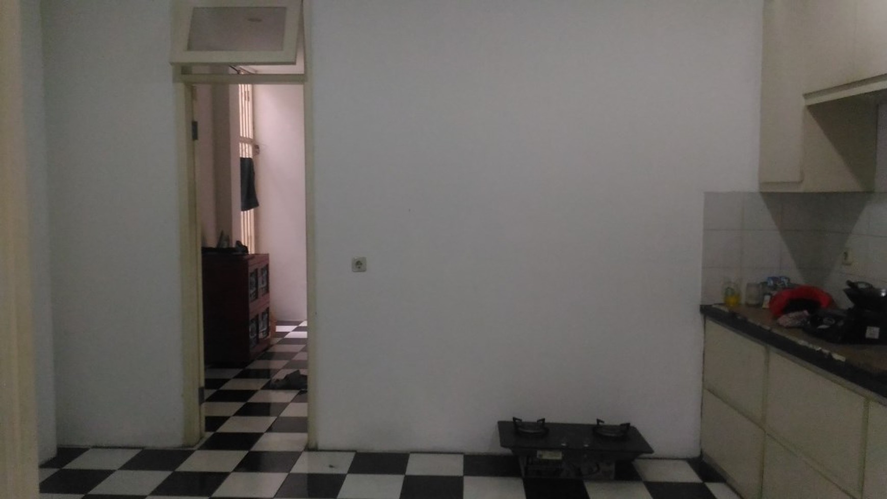 Big and beautiful house at Kemang, South Jakarta, perfect for an office or big family, is ready to rent