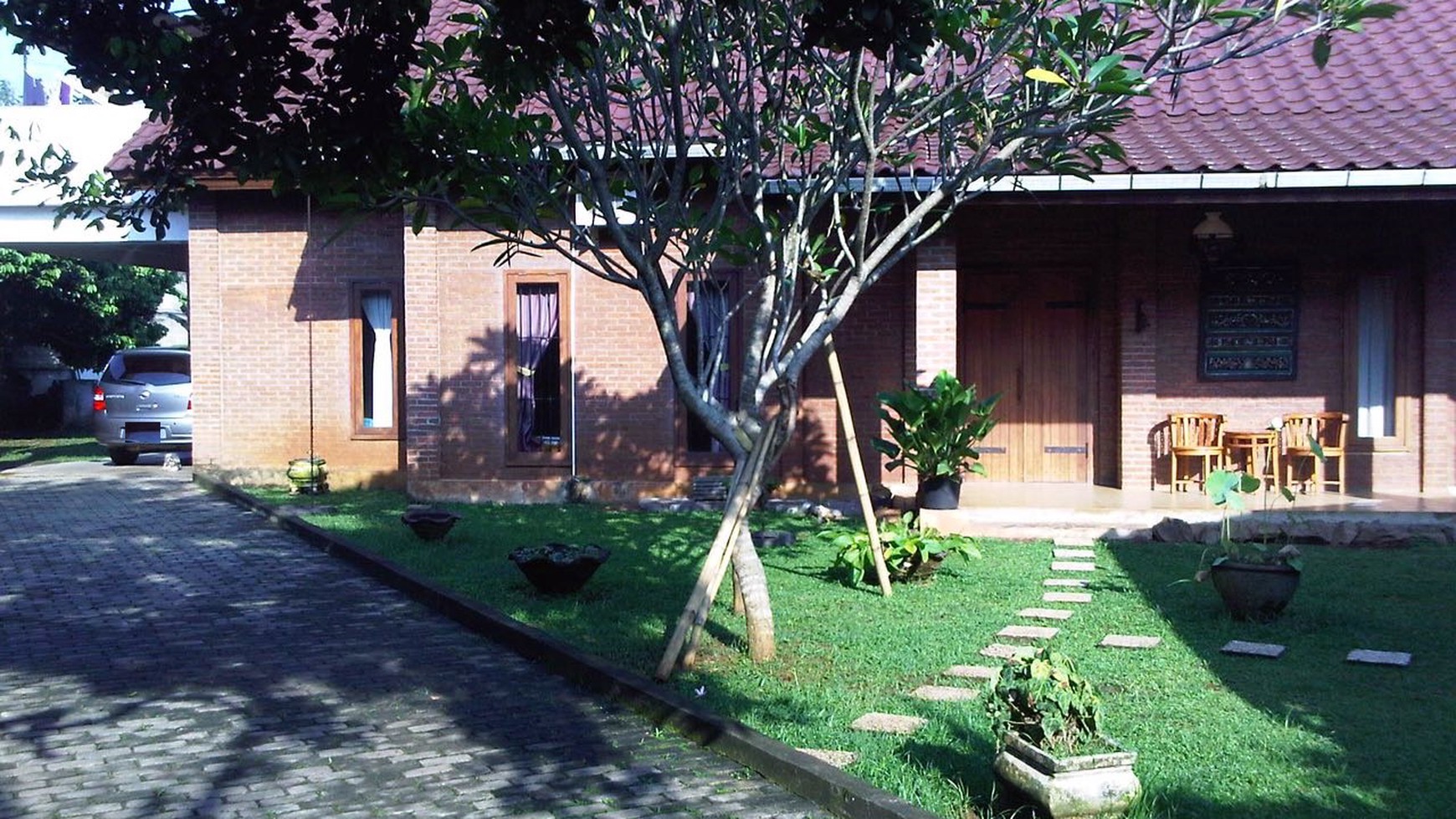 Rumah Halaman Luas,Asri,Bagus di Pondok Aren Tangerang