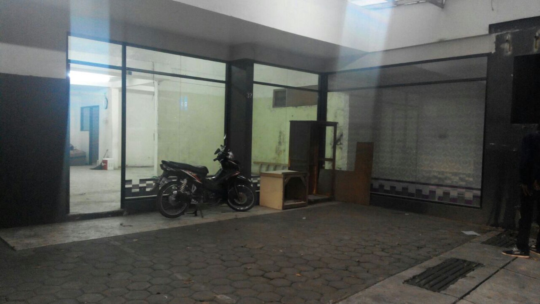 Dijual Rumah, bisa untuk Usaha di Jalan Cemara.