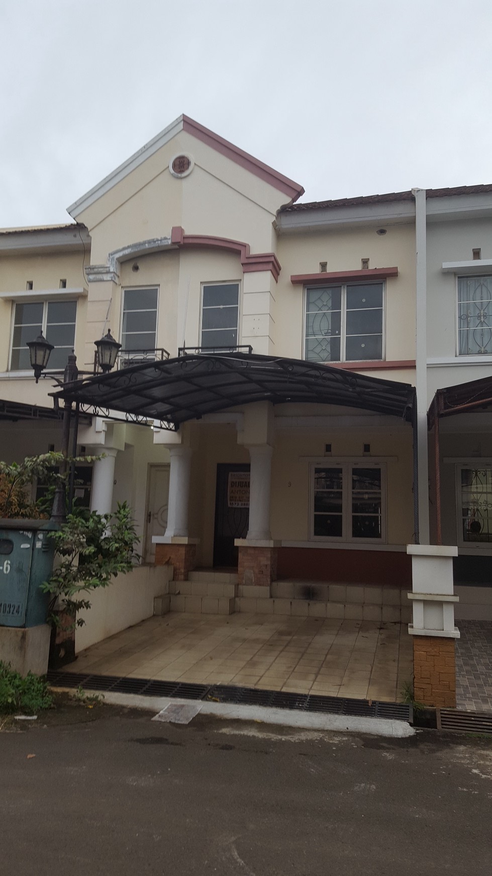 Dijual / Disewakan Rumah di Taman Mediteranian - Palem Semi, Karawaci