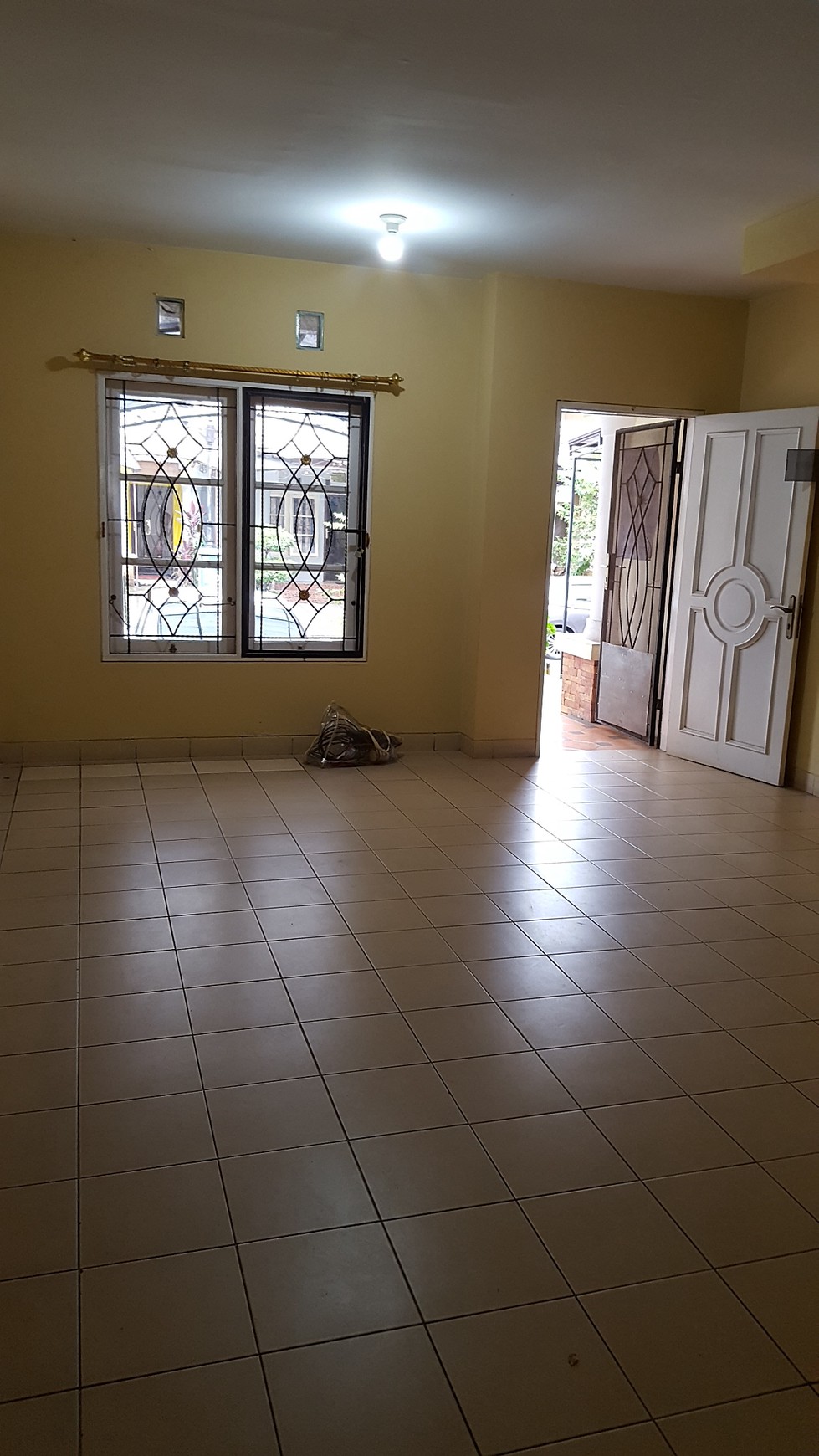 Dijual / Disewakan Rumah di Taman Mediteranian - Palem Semi, Karawaci