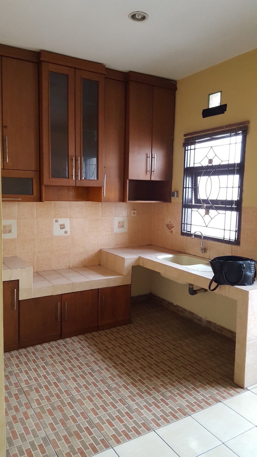 Dijual / Disewakan Rumah di Taman Mediteranian - Palem Semi, Karawaci