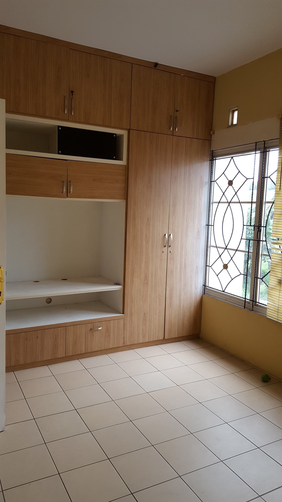 Dijual / Disewakan Rumah di Taman Mediteranian - Palem Semi, Karawaci