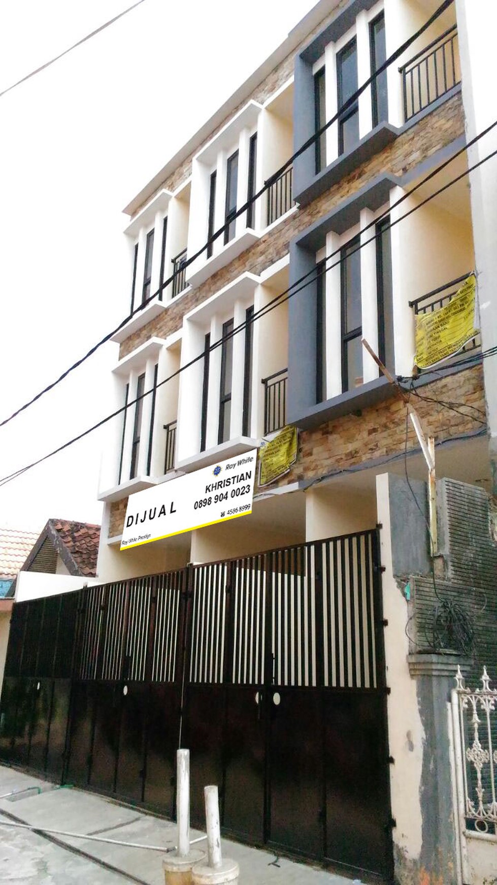 Rumah SIAP HUNI! Brand New! Lokasi bagus di area Cengkareng, Jakarta Barat