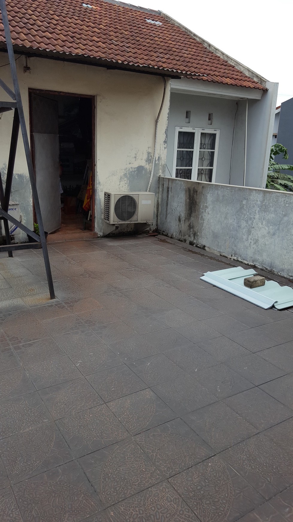 Dijual Rumah di Taman Mediteranian - Palem Semi, Karawaci