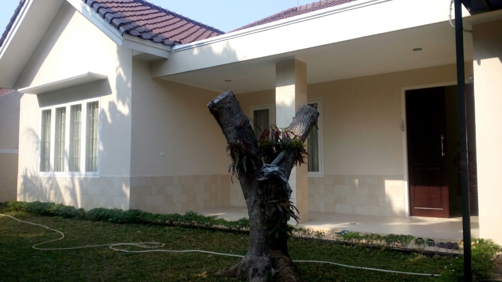 Rumah Dengan Halam Luas Di Komplek Pertamina Pd Ranji