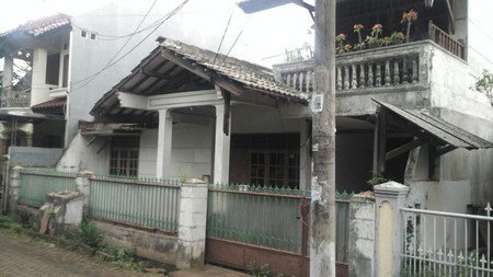 Rumah Tua Hitung Tanah Saja di Japos