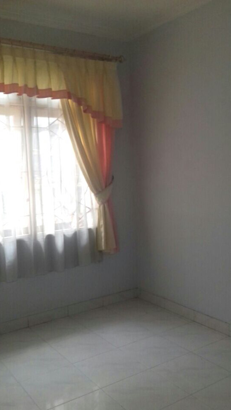 Rumah Siap Huni,Dalam Cluster di Bintaro 9