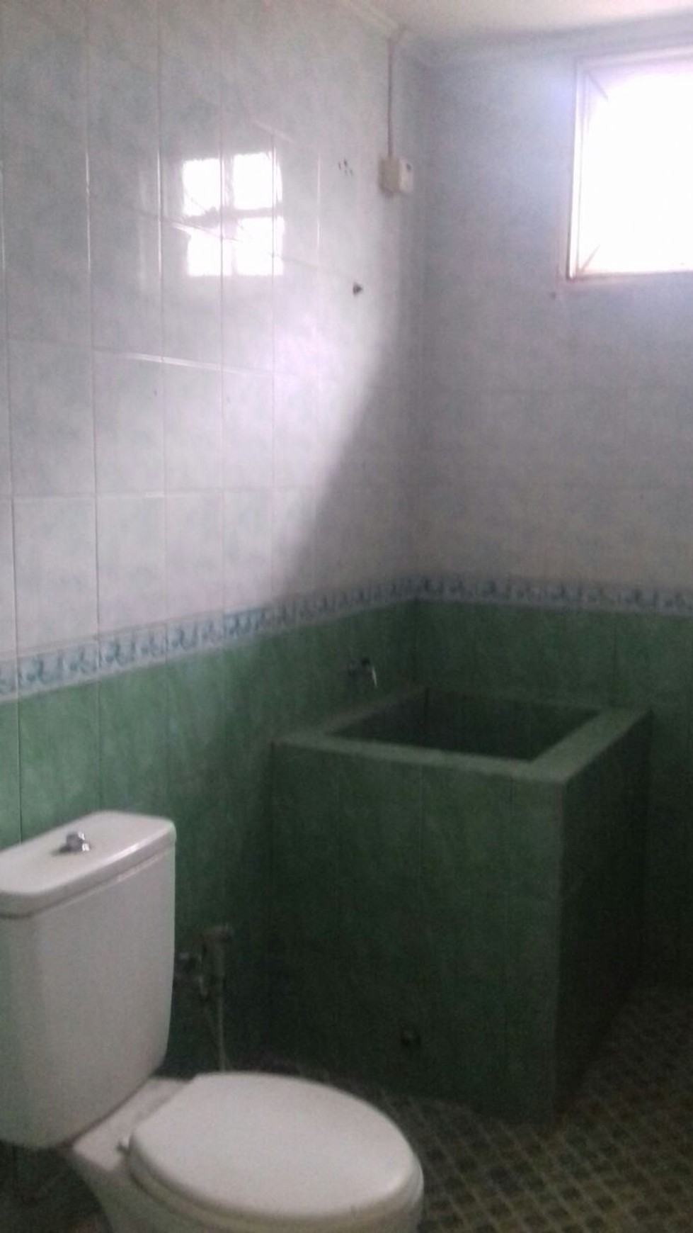 Rumah Siap Huni,Dalam Cluster di Bintaro 9