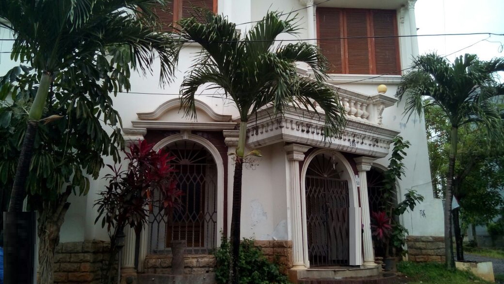 Rumah Klasik di Blok E Cinere