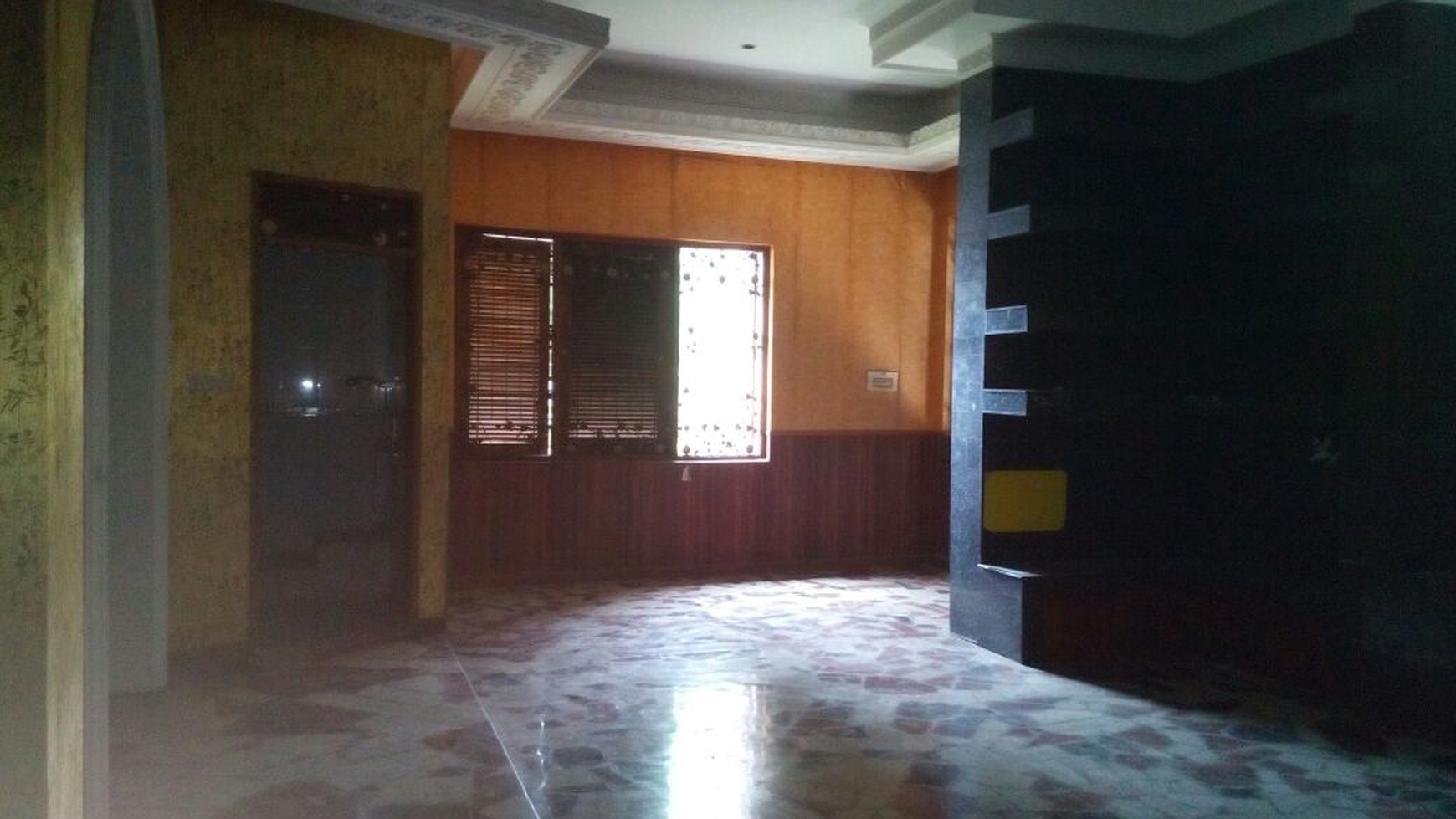 Rumah Klasik di Blok E Cinere