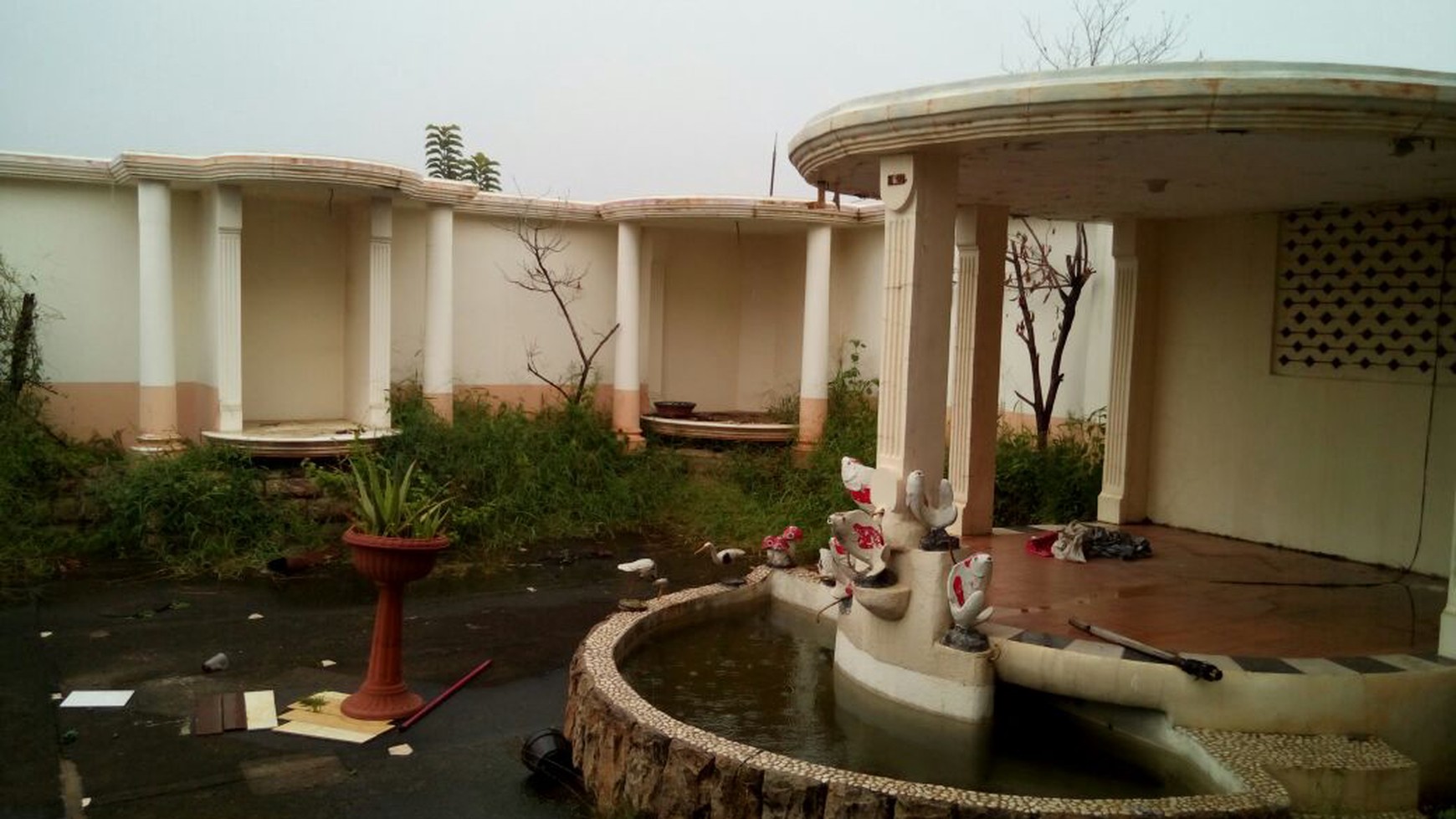 Rumah Klasik di Blok E Cinere