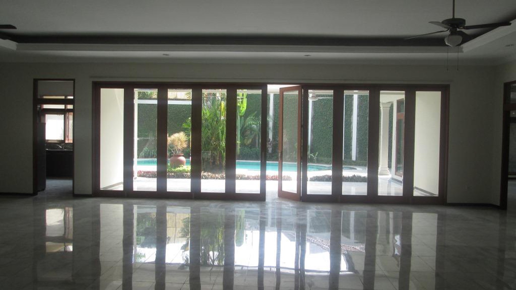 beautiful town house in the prime area of Kemang