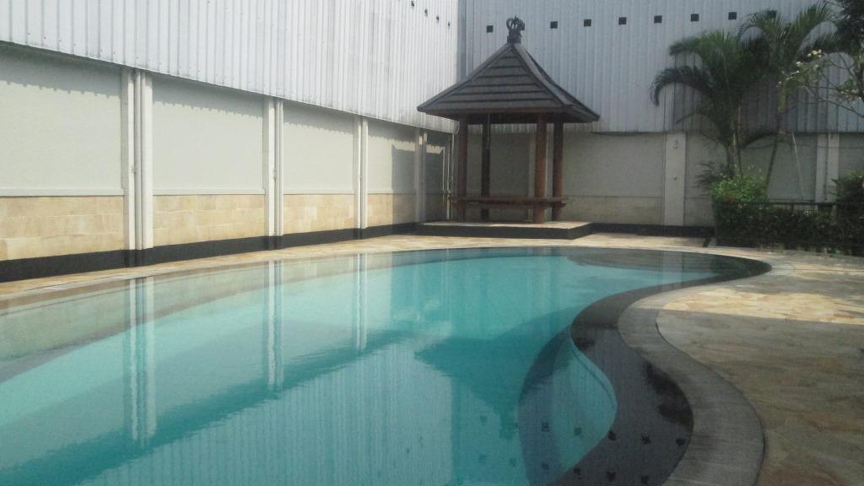 beautiful town house in the prime area of Kemang