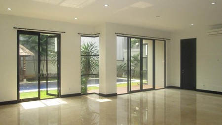 beautiful town house in the prime area of Kemang