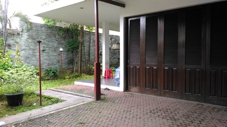 Beautiful and comfort house at Kemangt, South Jakarta, a great place for a family to stay, is ready to rent