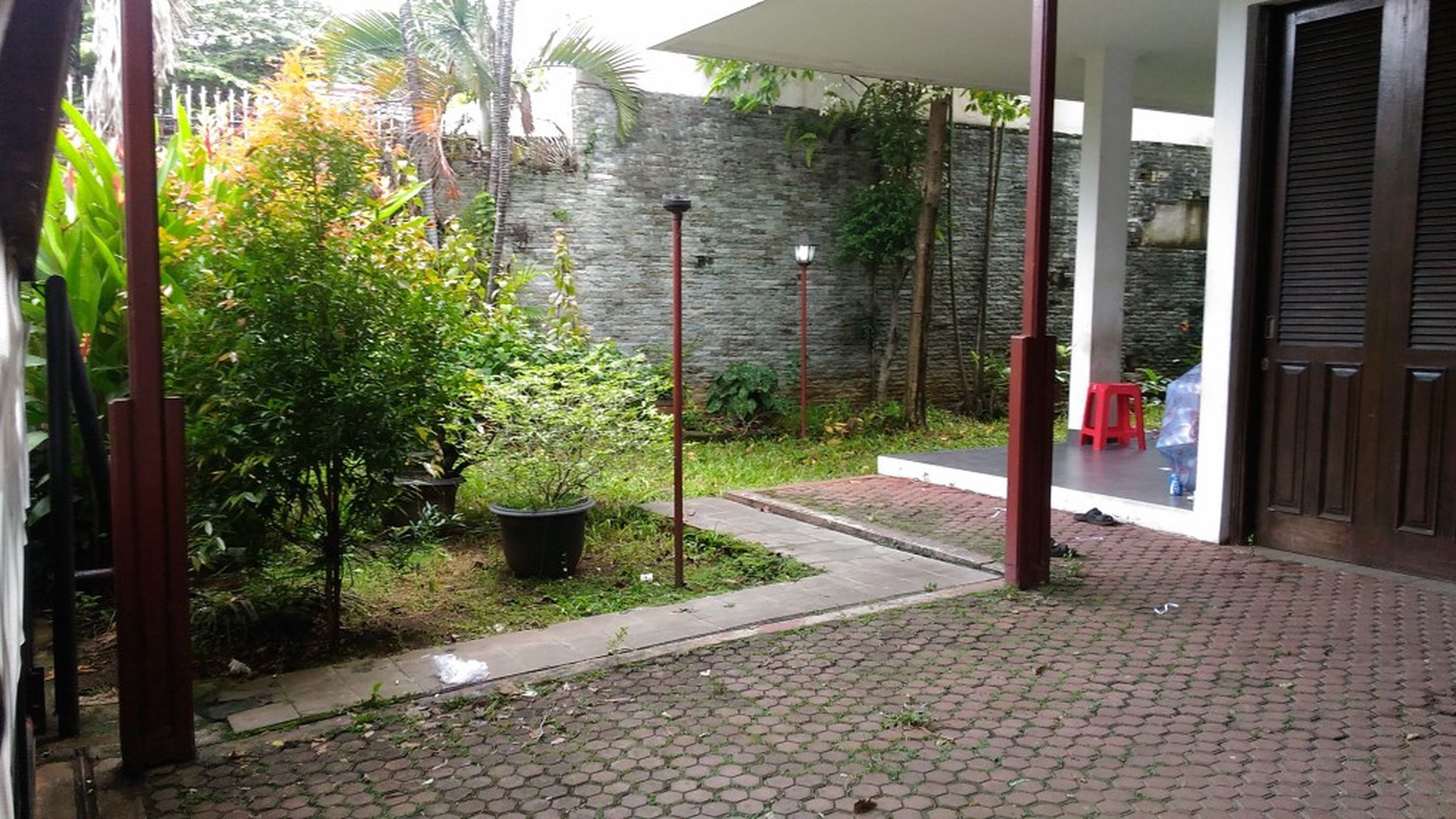 Beautiful and comfort house at Kemangt, South Jakarta, a great place for a family to stay, is ready to rent