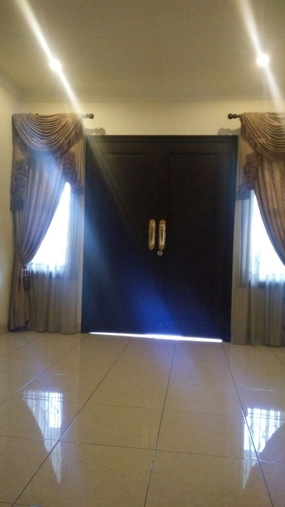 Rumah Besar,Mewah,siap huni di Ciputat