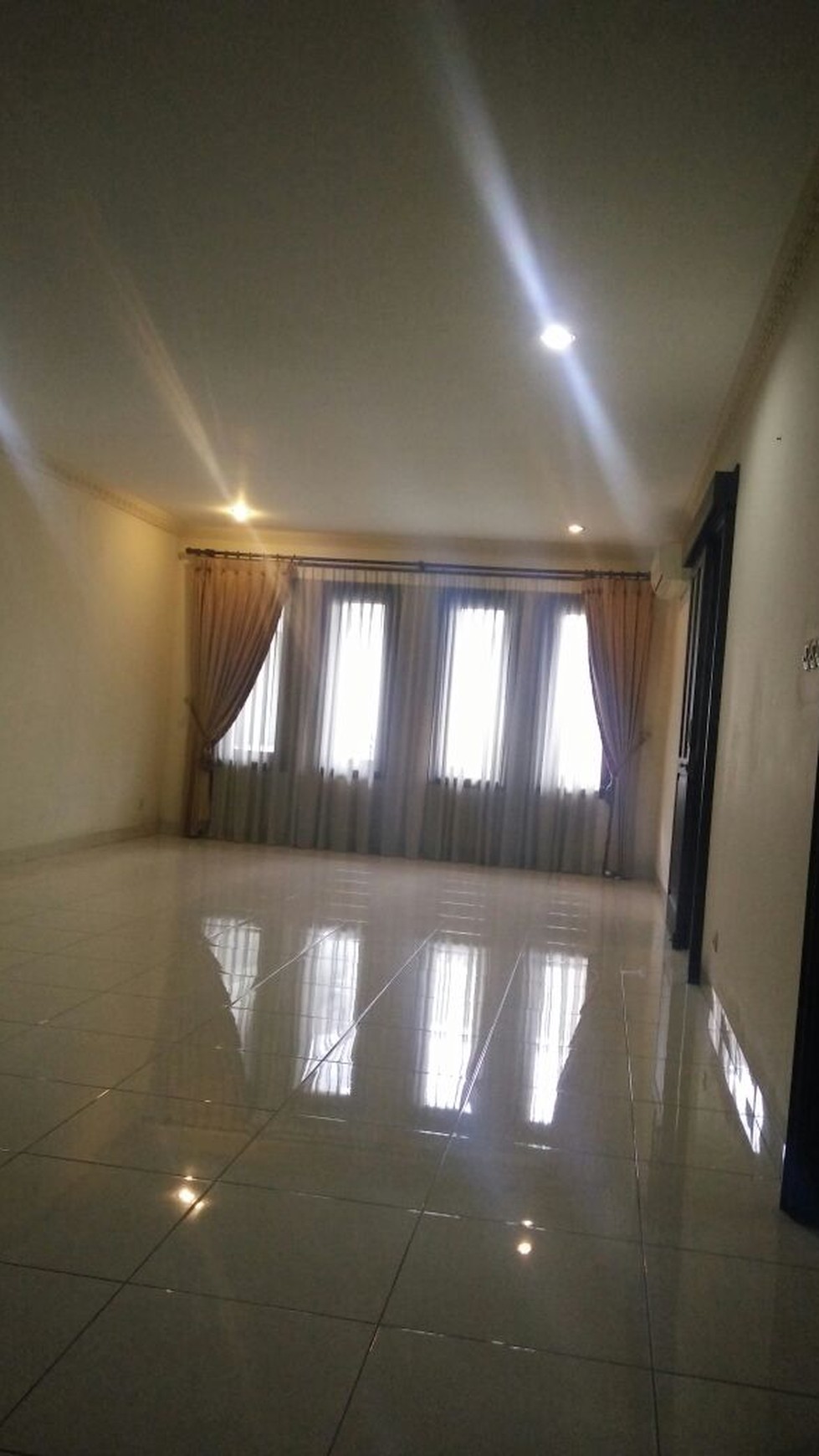 Rumah Besar,Mewah,siap huni di Ciputat