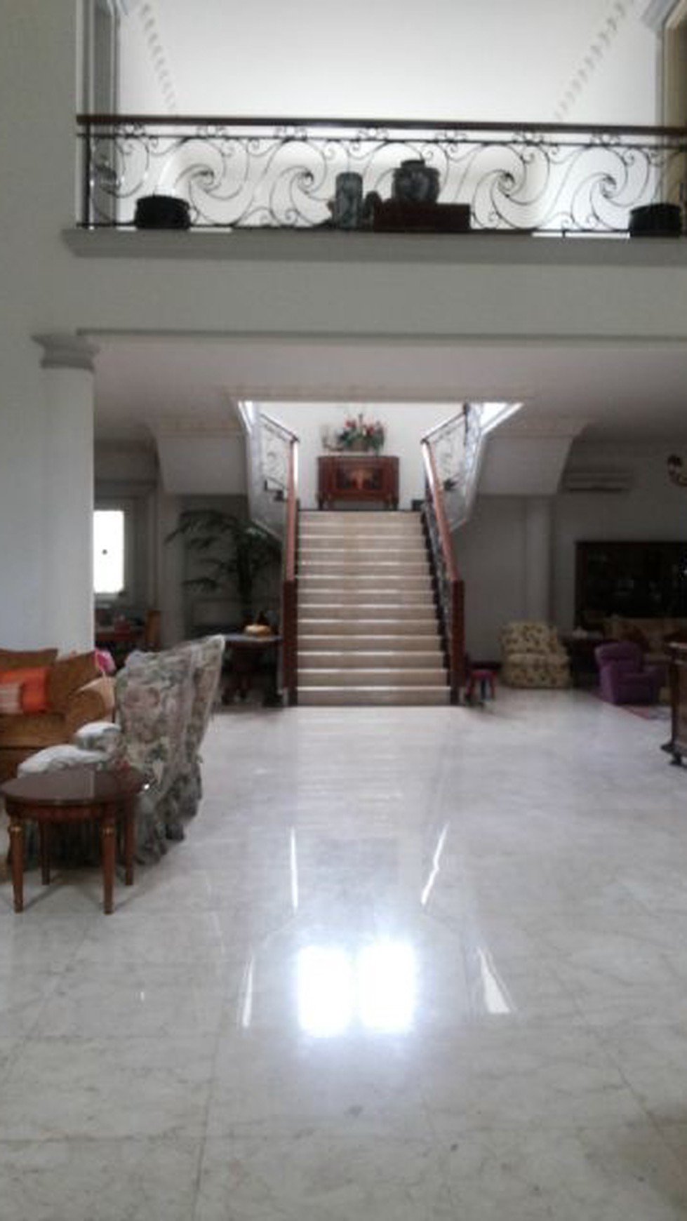 di jual rumah mewah di kawasan elite Tirtayasa