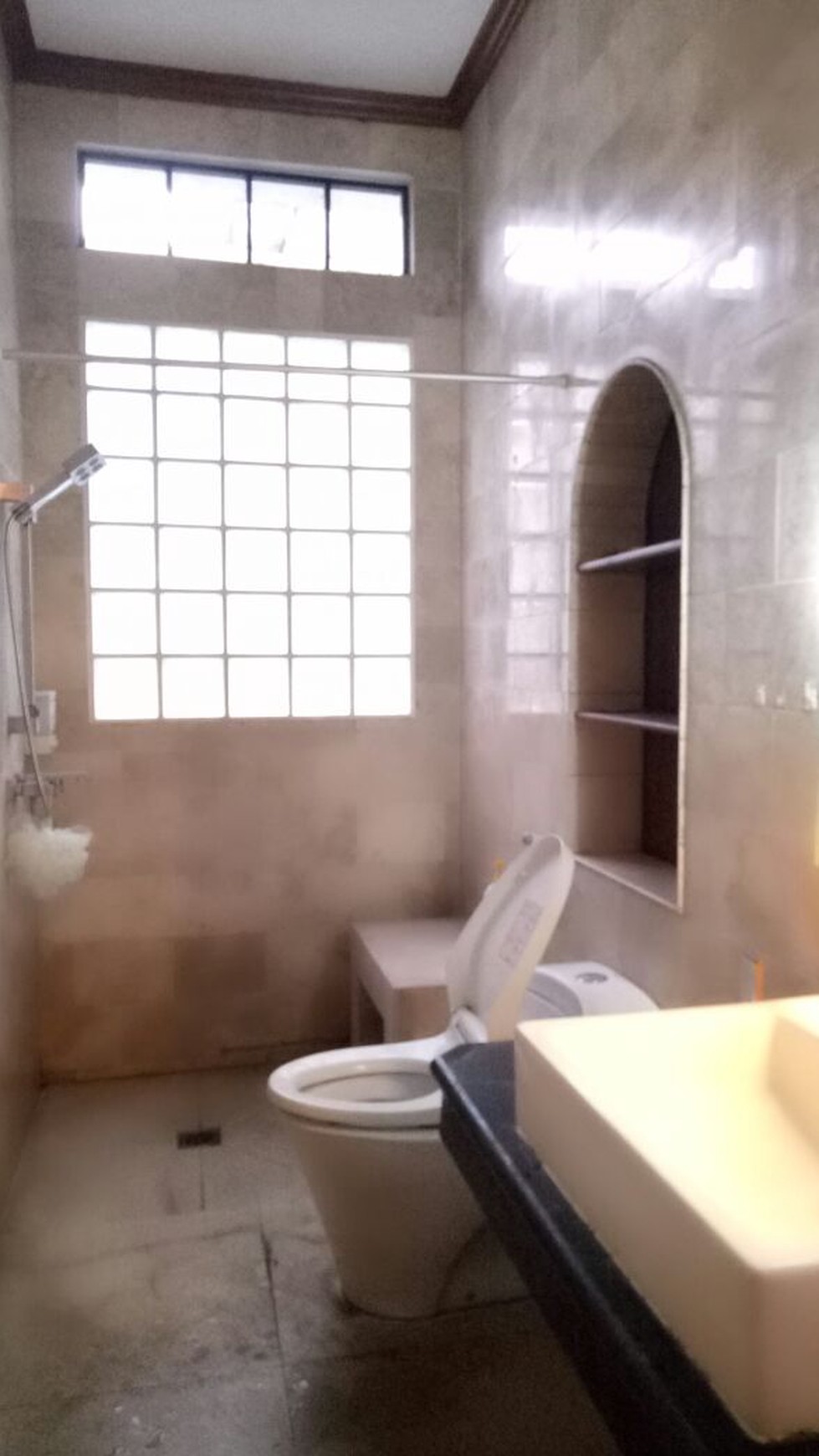 Rumah Klasik Modern,,Bagus,Siap Huni, Aman, nyaman  di Cluster  Bumi Bintaro Permai Jakarta Selatan