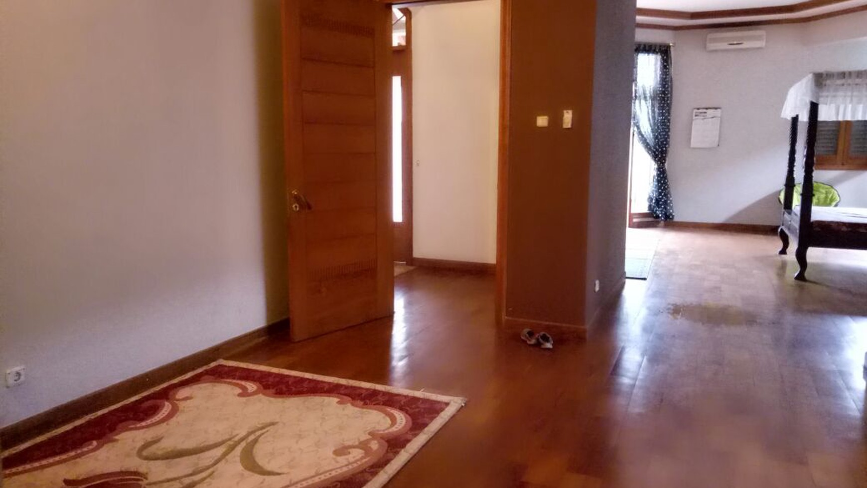 Rumah Ada Kolam Renang,siap huni di Bumi Bintaro Permai Jakarta Selatan