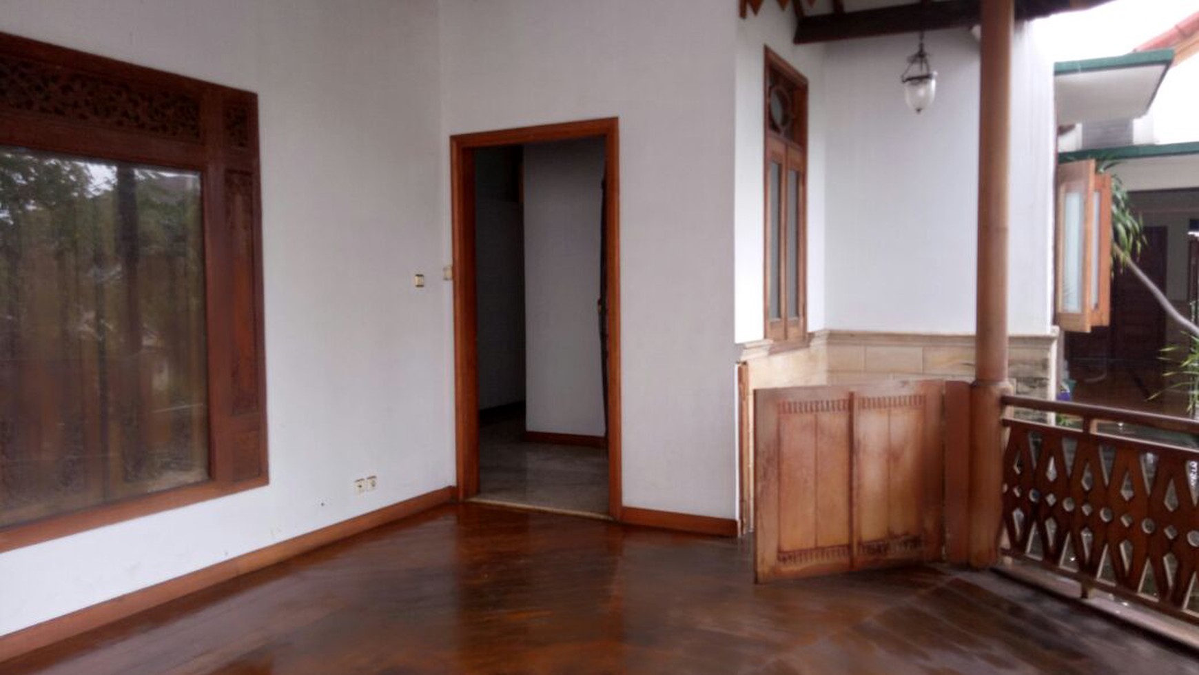 Rumah Ada Kolam Renang,siap huni di Bumi Bintaro Permai Jakarta Selatan