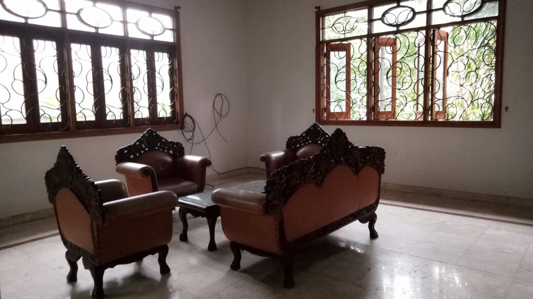 Rumah Ada Kolam Renang,siap huni di Bumi Bintaro Permai Jakarta Selatan