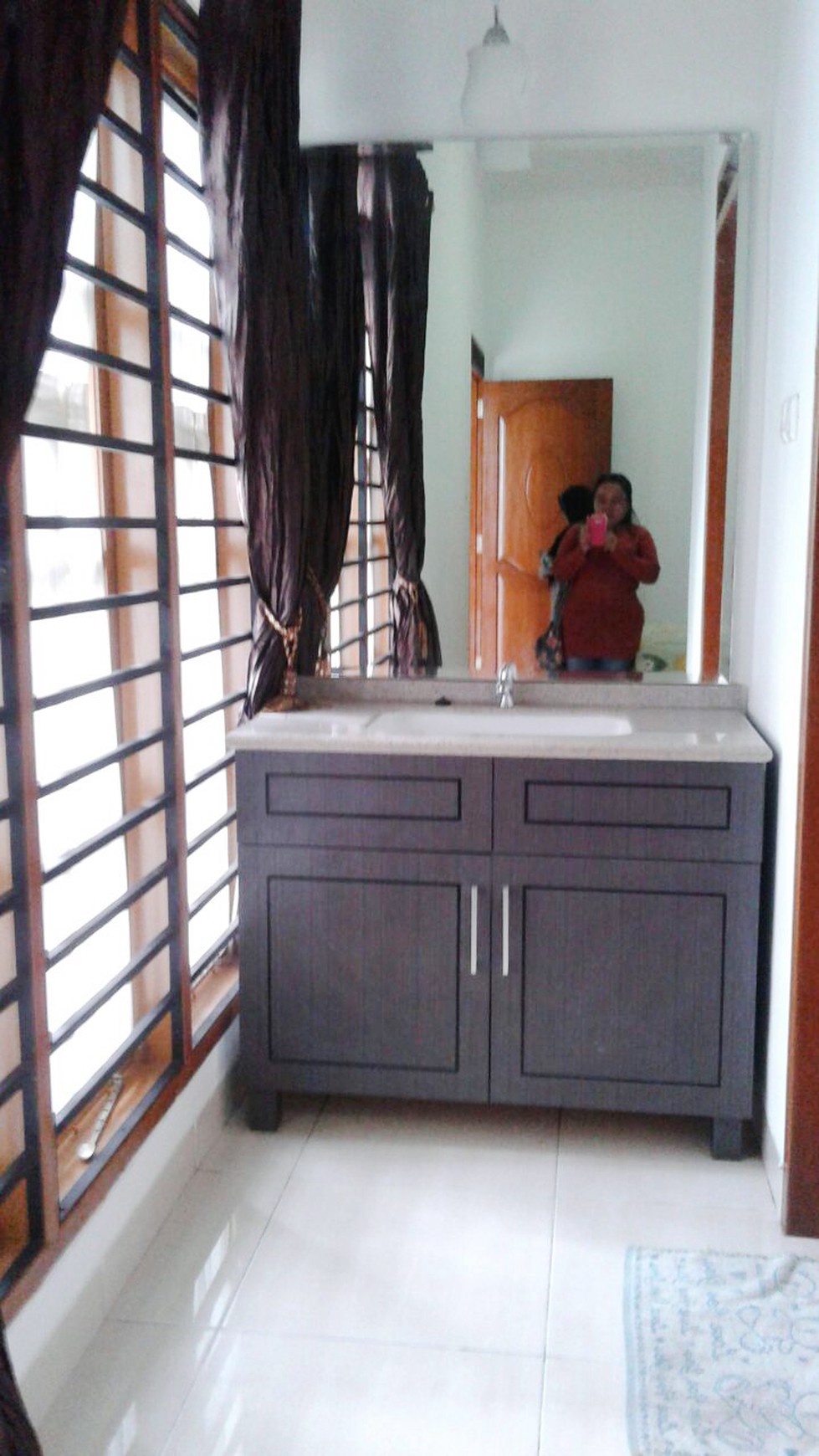 Rumah Disewakan nyaman, aman, dan siap huni Terletak di daerah Bintaro-Tangsel