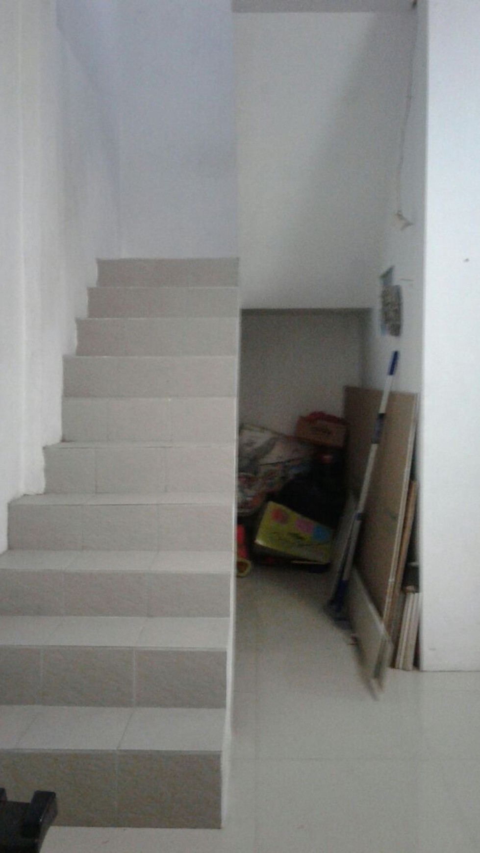 Rumah Dijual lokasi strategis, bagus, nyaman dan aman daerah Jombang-Tangsel