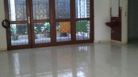 Rumah Disewakan nyaman, aman, dan siap huni Terletak di daerah Bintaro-Tangsel