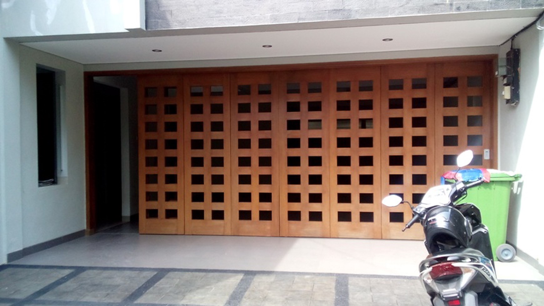 House for rent In Senopati area