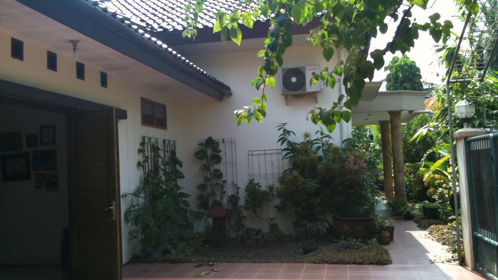 Rumah minimalis,terawat rapi di Tangerang Selatan