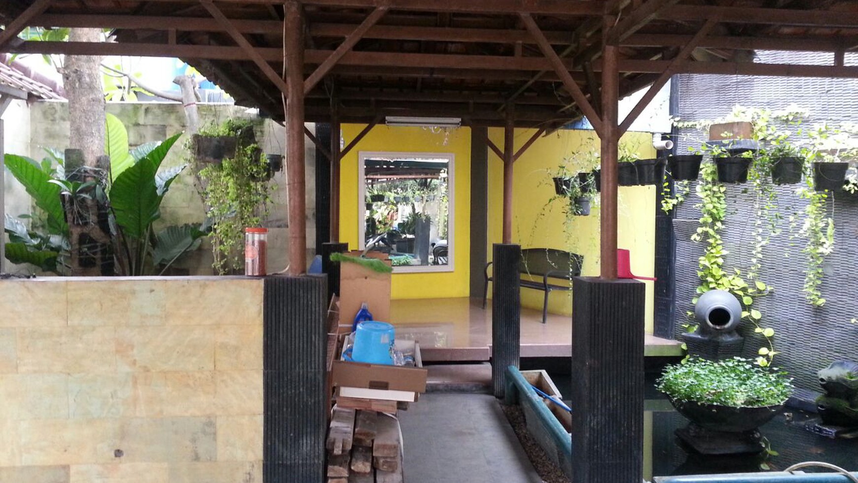 RUMAH ASRI LUAS NAN TENANG HANYA 4KM DARI PINTU TOL CILEDUK DI AREA TAMAN ASRI CIPADU