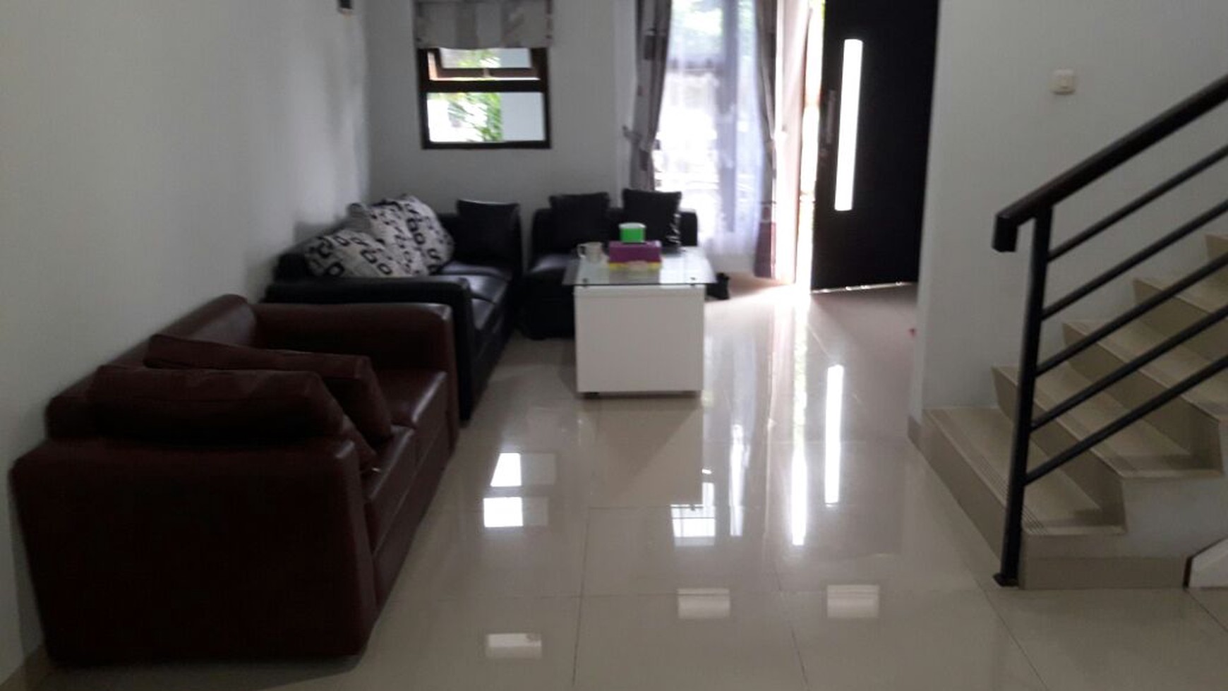 Rumah baru cantik,  minimalis, di ciganjur - jaksel