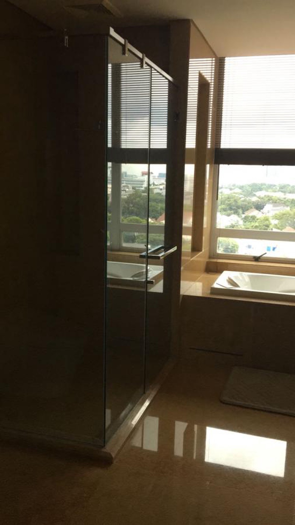 Executive mansion in the prime area of Kebayoran