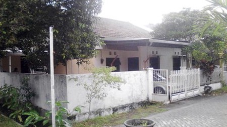 Rumah di Rungkut Permai, Bagus, Bebas Banjir, Row Jalan Lebar, Jalan depan paving, Terawat + Siap Huni - LIA -