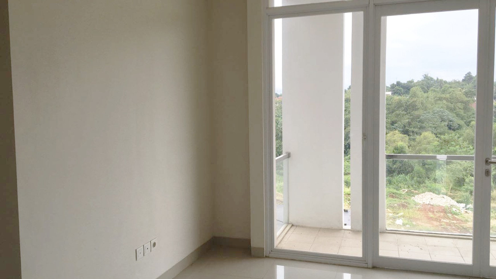 Rumah dijual dalam perumahan elit Modern Hills Pondok Cabe