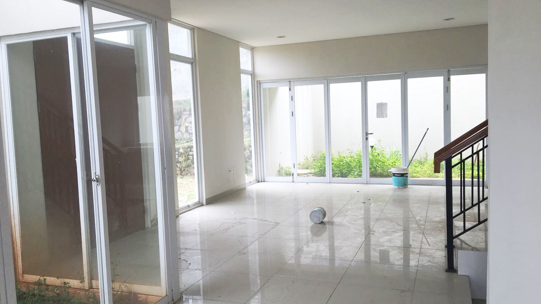 Rumah dijual dalam perumahan elit Modern Hills Pondok Cabe