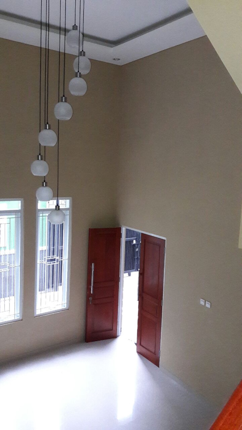 Nice and beautiful house at Kemang, South Jakarta,is ready to rent