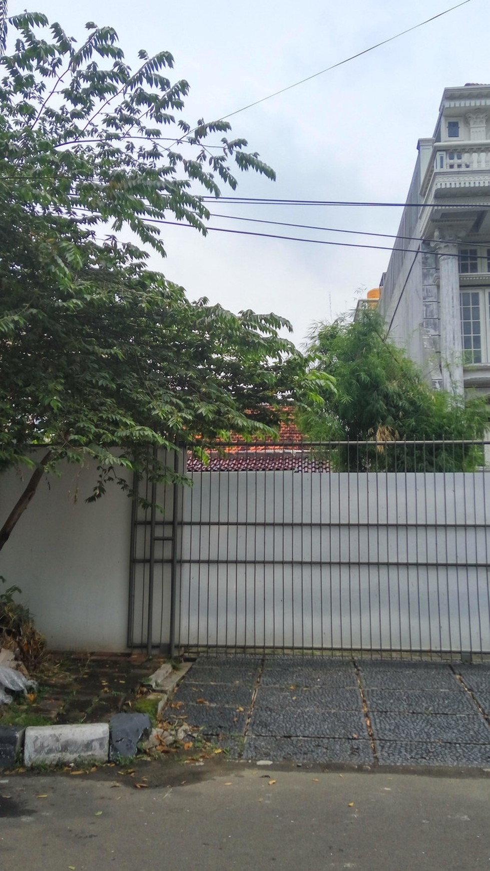 Rumah 1 lantai hitung tanah di Cikini , Jakarta Pusat