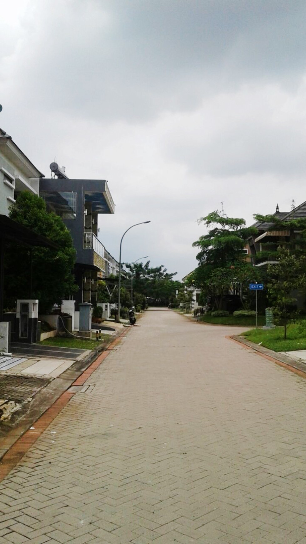 Disewakan Rumah nyaman, aman, lokasi sangat strategis, Bintaro-Tangsel