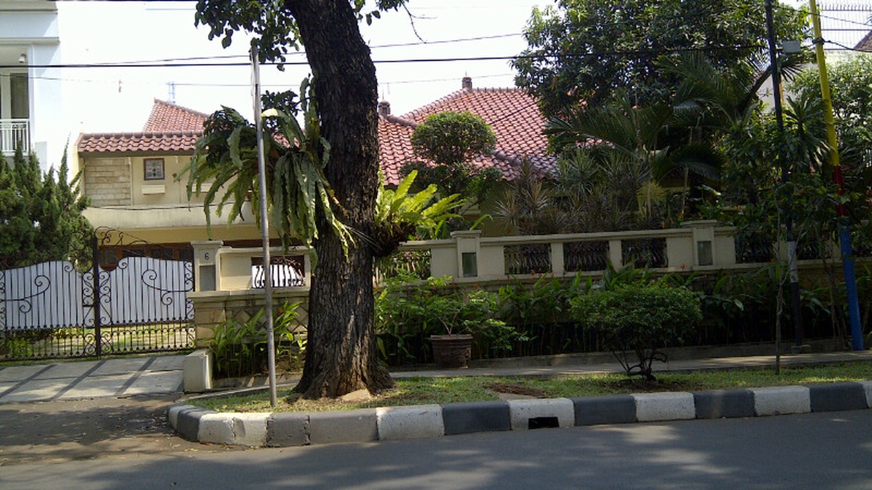 Rumah di Kebayoran Baru , Lokasi Tenang