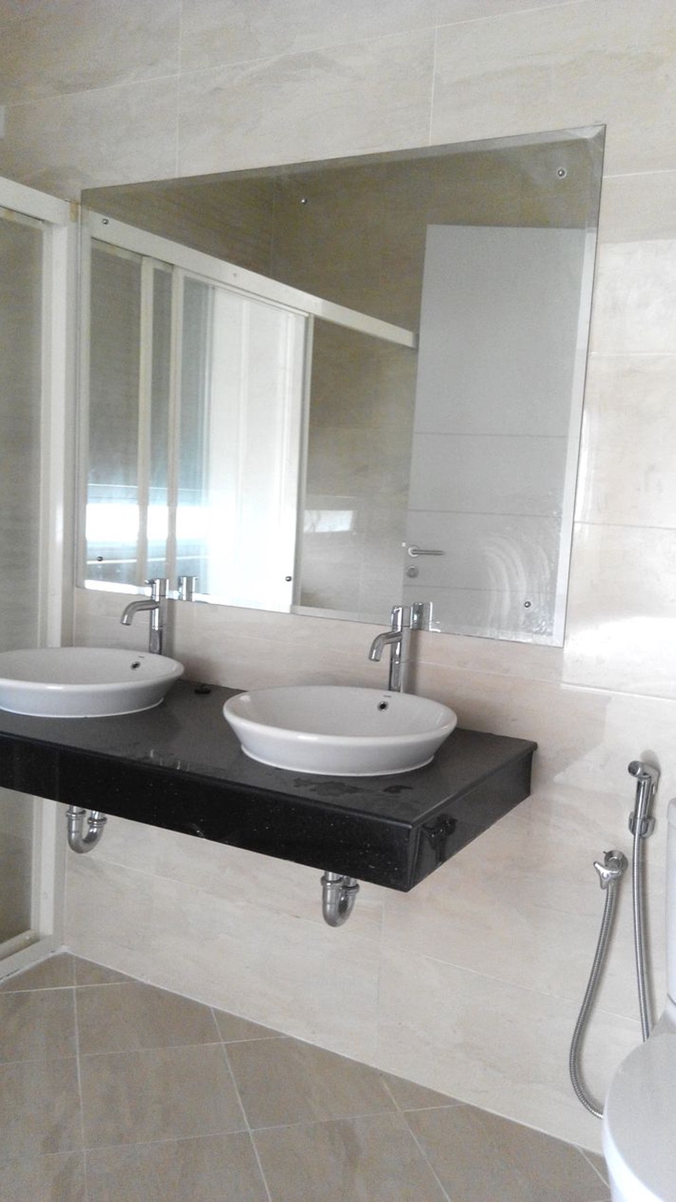 Dijual Rumah Mewah di cluster paling Exclusive Grand Wisata