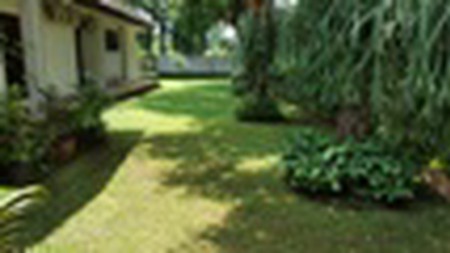 Comfortable And Beautiful House with big Garden in Cilandak