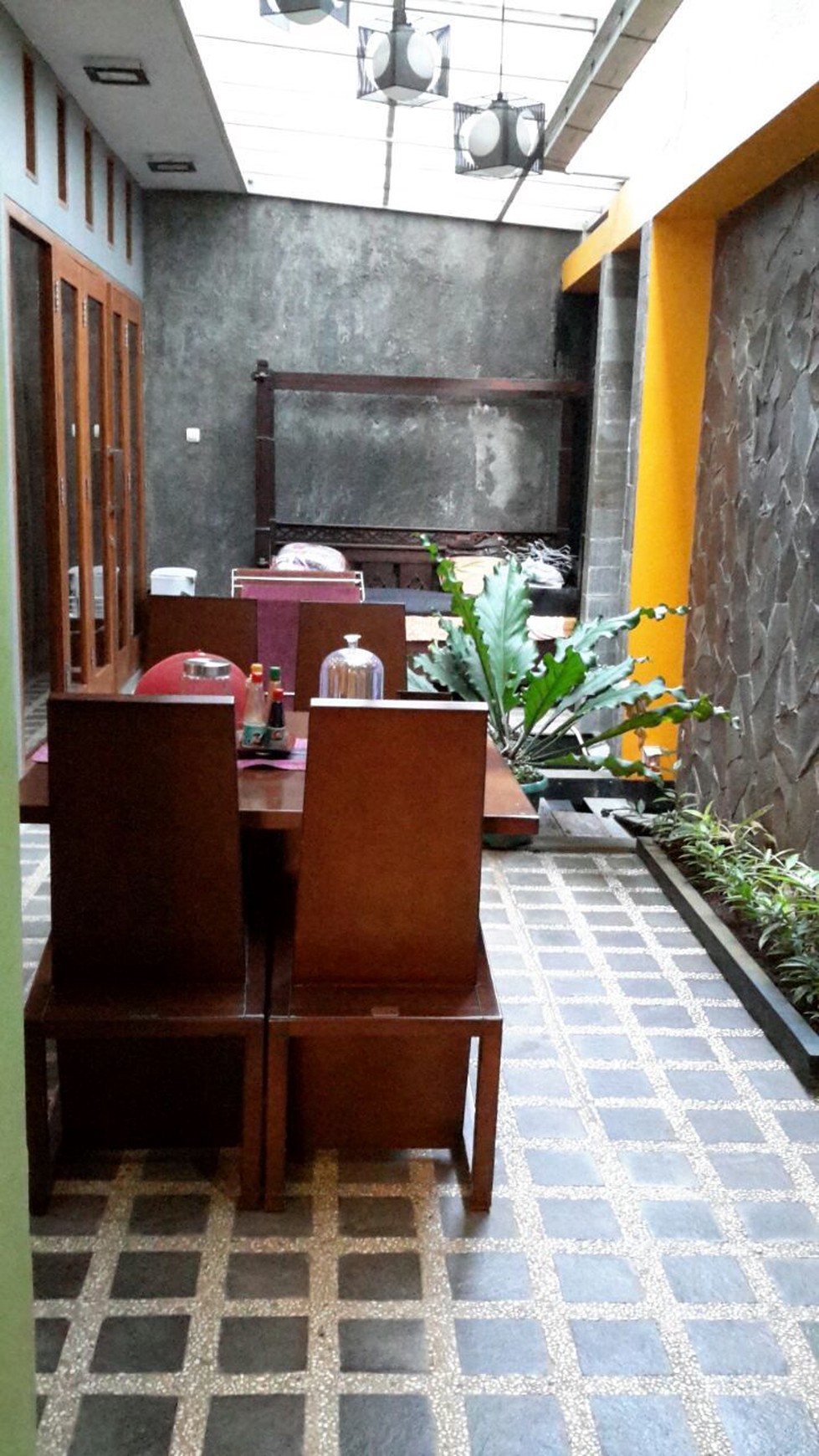 2 Unit Rumah Asri, Nyaman, dan Cantik