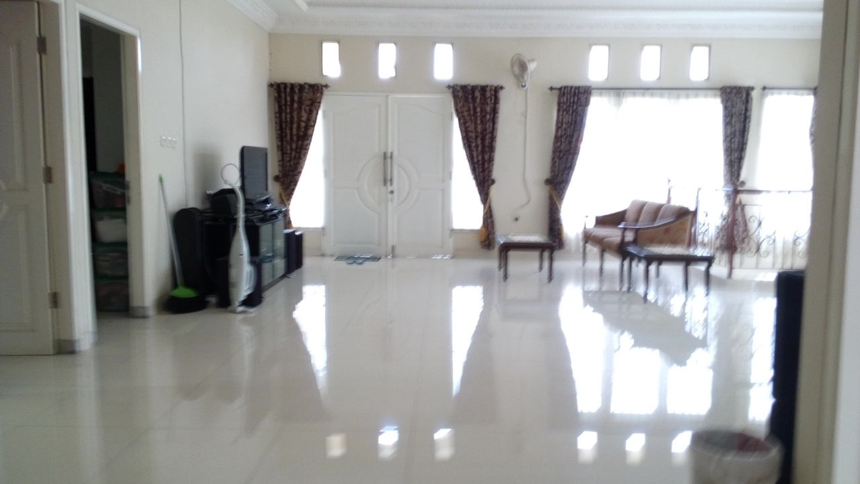 Rumah Hook Hadap Timur, Siap Huni di City Center BSD.