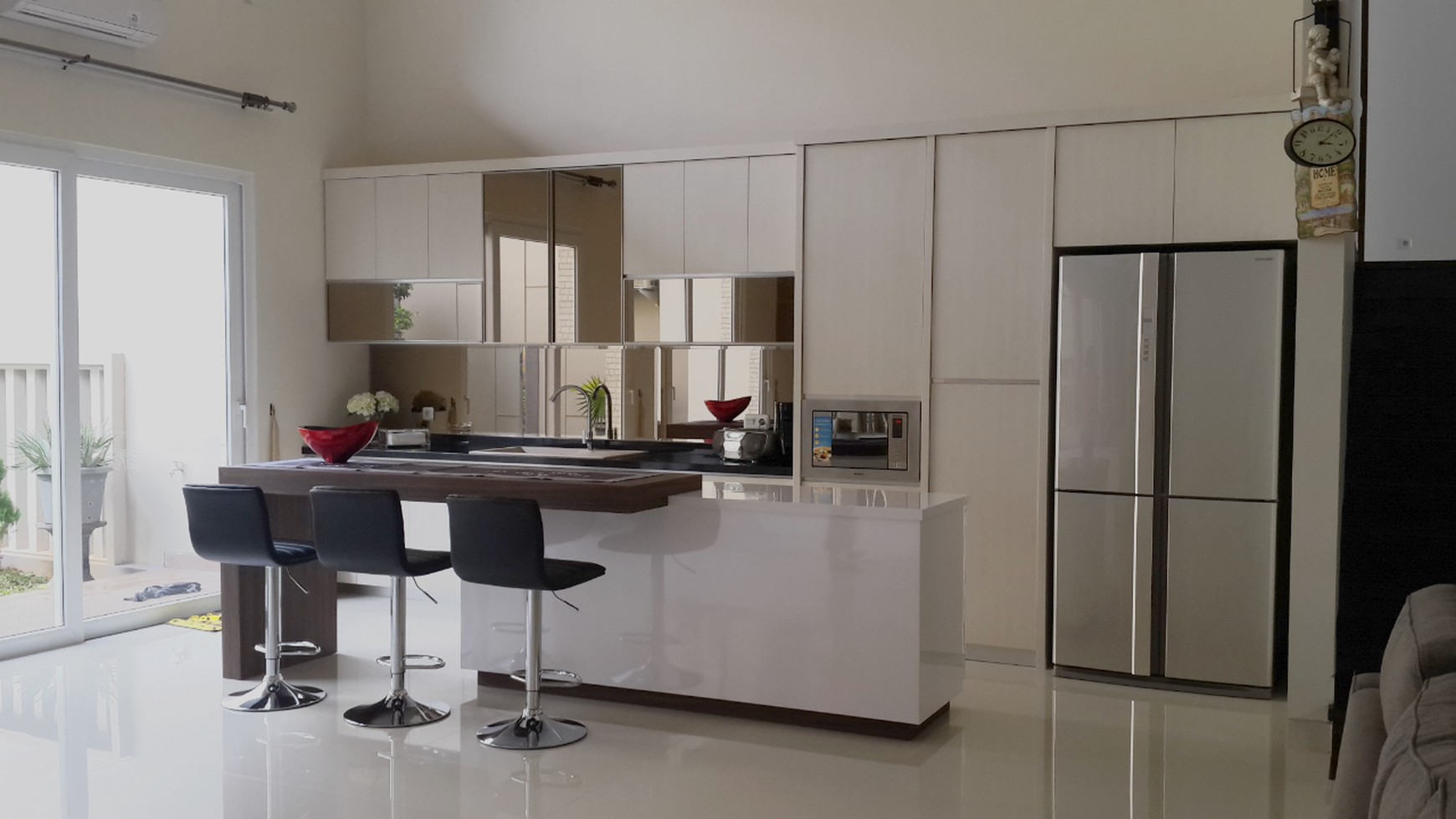 JARANG ADA. Rumah Baru Eksklusif Semi Furnished di City Center BSD.