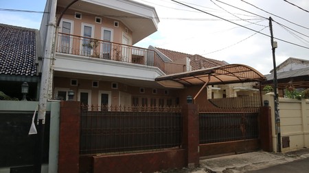 Rumah di Johari Kebayoran Lama